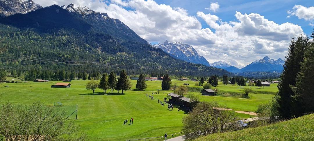 Gutschein für 3 Nächte im großzügigen Alpen Chalet für 2 Personen im Parkhotel Wallgau