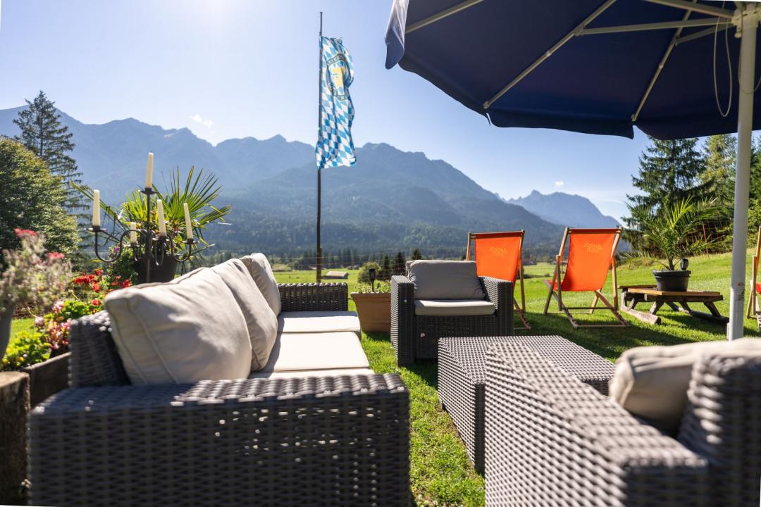 Gutschein für 3 Nächte im großzügigen Alpen Chalet für 2 Personen im Parkhotel Wallgau