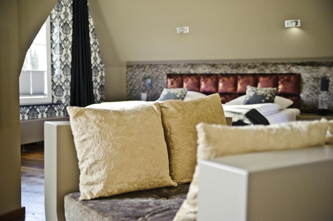 Wertgutschein - Eine Übern. in der Suite Super Star + Restaurantgutschein für 1 Pers.vom Rosenmeer
