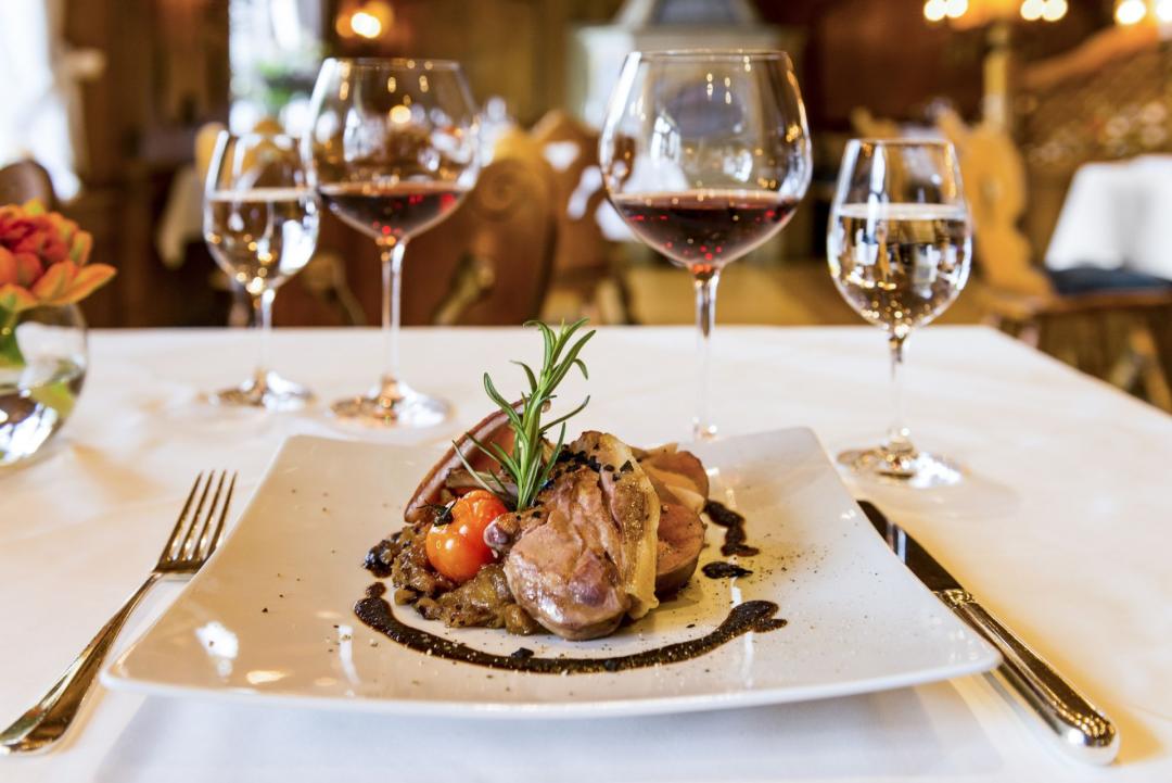 Gutschein für 3 Nächte im großzügigen Alpen Chalet für 2 Personen im Parkhotel Wallgau