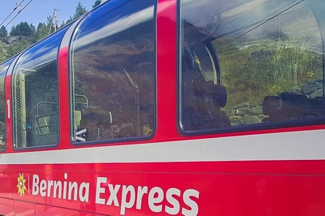 Im Bernina Express von Tessin nach Graubünden - 9-tägige Alpenreise von Zugprofi