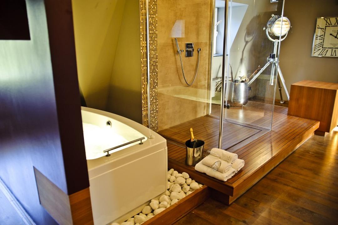 Wertgutschein - Eine Übern. in der Suite Super Star + Restaurantgutschein für 1 Pers.vom Rosenmeer